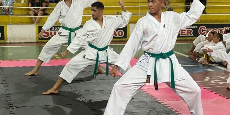 Academia de Karatê Bushidokan realiza exame de Graduação