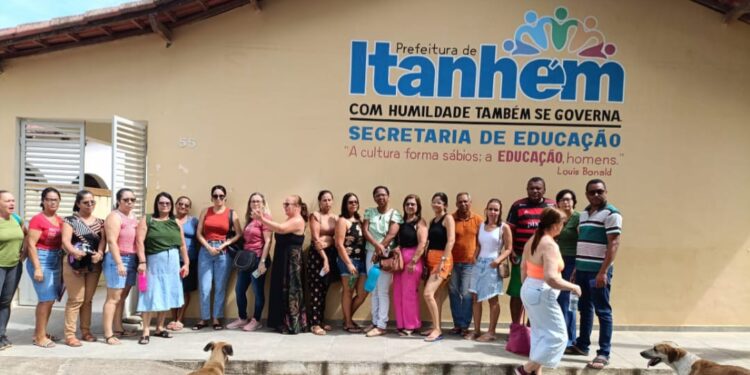 INFELIZ NATAL: Servidores da educação em Itanhém não recebem 13º salário