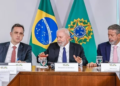 Lula, parlamentares e ministros terão aumento de 5,3% em salários a partir de sábado