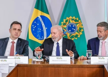 Lula, parlamentares e ministros terão aumento de 5,3% em salários a partir de sábado