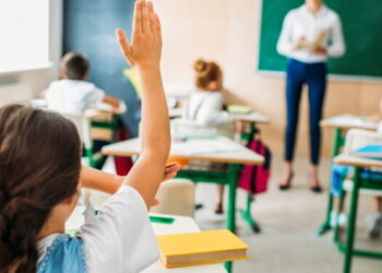 Governo Federal reajusta piso salarial dos professores para R$ 4.867,77 em 2025