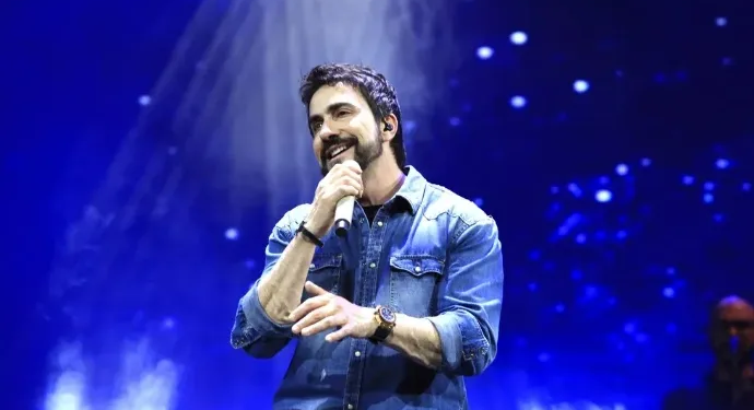 Evento religioso em Teixeira de Freitas terá show de Padre Fábio de Melo