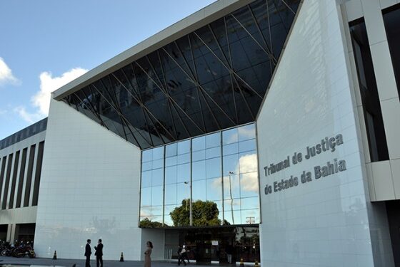 Enquanto Saúde fecha acordo, ação judicial da APLB atrasa pagamento de salários da Educação