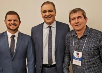 Em visita a Salvador, prefeito Bemtivi busca investimentos para Itanhém