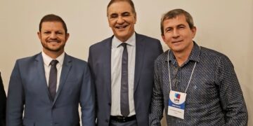 Em visita a Salvador, prefeito Bemtivi busca investimentos para Itanhém