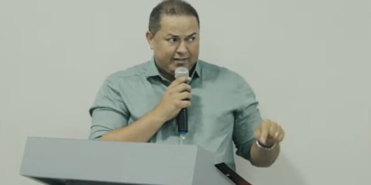 Guilherme Correia anuncia energia solar na Câmara de Vereadores de Itanhém