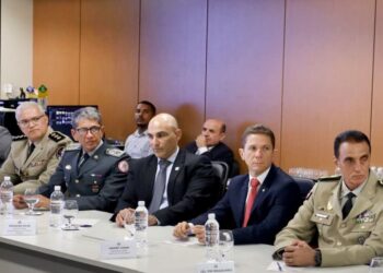 Com aumentos de até 22%, Jerônimo encaminha PLs de reajuste salarial das forças de segurança pública da Bahia