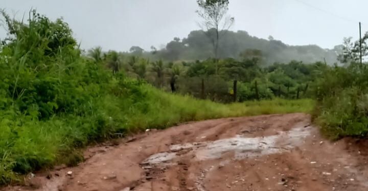 Moradores cobram recuperação de estrada entre Itanhém e Santa Rita