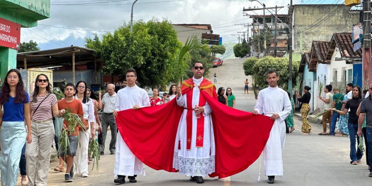 Paróquia Nossa Senhora D’Ajuda celebra o Domingo de Ramos: Bendito o que vem em nome do Senhor!