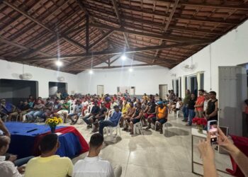 Prefeito Bemtivi entrega 325 novos uniformes para servidores da Infraestrutura e anuncia pagamento de salários atrasados