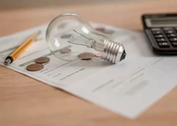 Conta de luz ficará mais cara em maio com nova bandeira tarifária