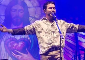 Padre Fábio de Melo emociona milhares de fiéis no 1º Hosana Teixeira