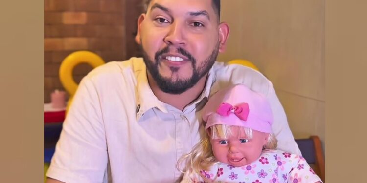 Estabelecimento de Teixeira lança promoção para pais e mães de bebês reborn