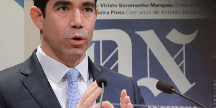 O Governo de Portugal notificará 4.574 estrangeiros em situação irregular para que deixem o país