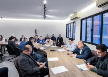 Câmara de Teixeira de Freitas aprova mudança na Lei Orgânica que permite reeleição do presidente da Casa