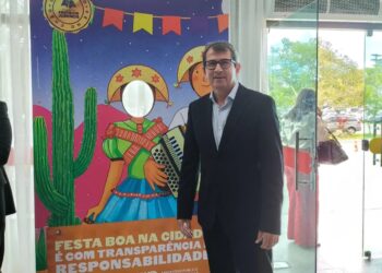 Prefeito Bemtivi representa Itanhém em Salvador e recebe Selo de Transparência nos Festejos Juninos 2025