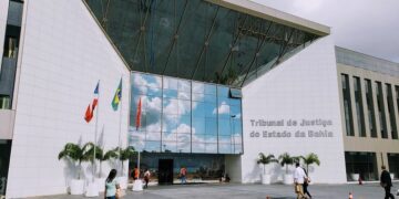 Servidores do judiciário rejeitam propostas do TJBA e continuam em greve