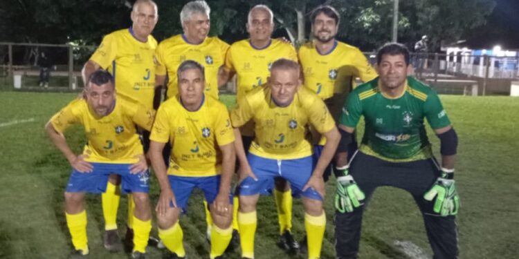 Inho Ferraz reúne lideranças políticas e amigos em jogo festivo na AABB de Itanhém