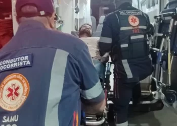 Homem é baleado na cabeça pelo primo após discussão em bar por causa de mulher, em Teixeira de Freitas