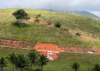 Início das obras de asfaltamento da Ladeira do Bucho em Vereda marca nova fase para a região