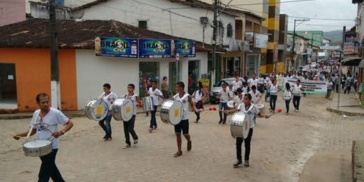 Resgate da tradição: Itanhém precisa voltar a ter os desfiles cívicos