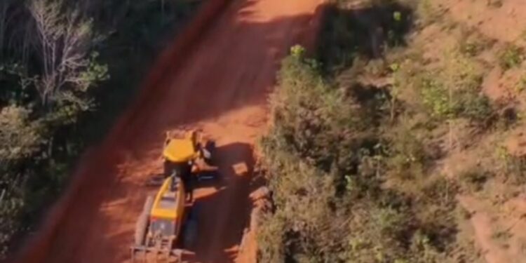 Caminhos do Progresso leva melhorias à estrada de Santa Rita; assista