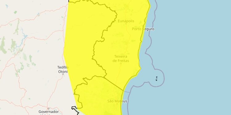 INMET emite alerta de chuvas intensas para Teixeira de Freitas e região
