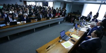 CCJ do Senado rejeita PEC da Blindagem por unanimidade