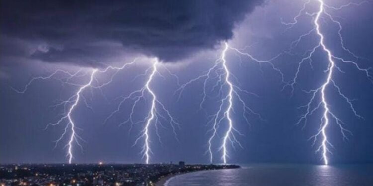 Bahia é atingida por mais de 73 mil raios em 48 horas