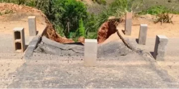 Cratera na BA-290, em Medeiros Neto, preocupa motoristas e aumenta risco de acidentes