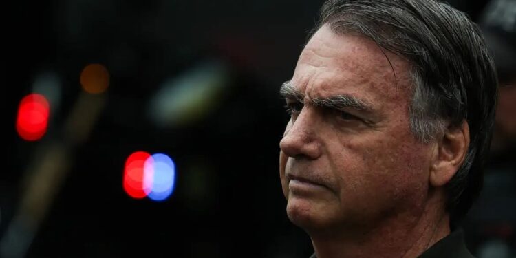 Jair Bolsonaro é preso preventivamente a pedido da Polícia Federal