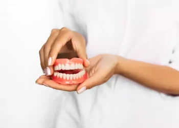 Brasil Sorridente transforma vidas em Itanhém com entrega de novas próteses dentárias