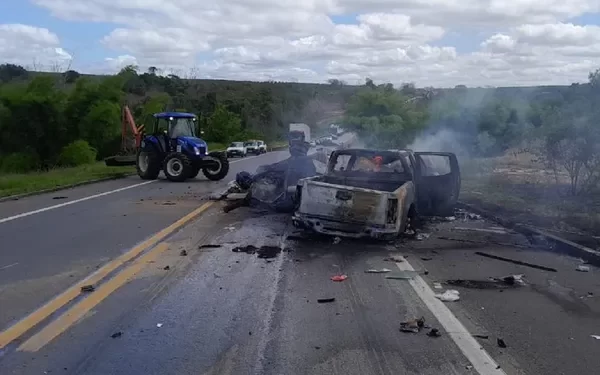 PRF confirma 11 mortos na BR-101; grávida e duas crianças entre eles