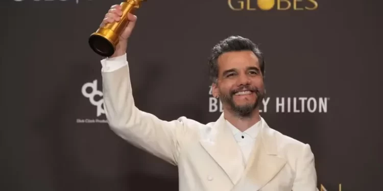 Wagner Moura faz história no Globo de Ouro com O Agente Secreto