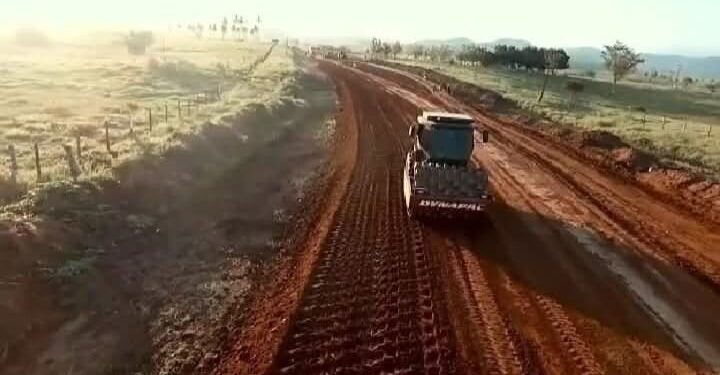 Governo da Bahia publica edital para pavimentação da BA-290 que liga Itanhém a Bertópolis