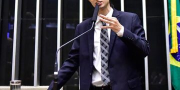 Deputado quer transformar vereadores em conselheiros sem salário