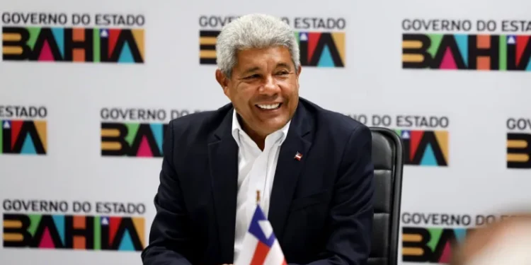 Governador Jerônimo inaugura radioterapia e autoriza obras de pavimentação em Teixeira de Freitas, nesta terça (07)