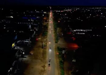 Nova iluminação na BR-101 transforma trecho urbano e aumenta sensação de segurança em Teixeira de Freitas