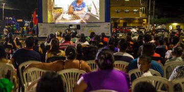 Cine Sustentável ao Ar Livre chega a Itanhém com cinema gratuito, oficina de fotografia e energia solar